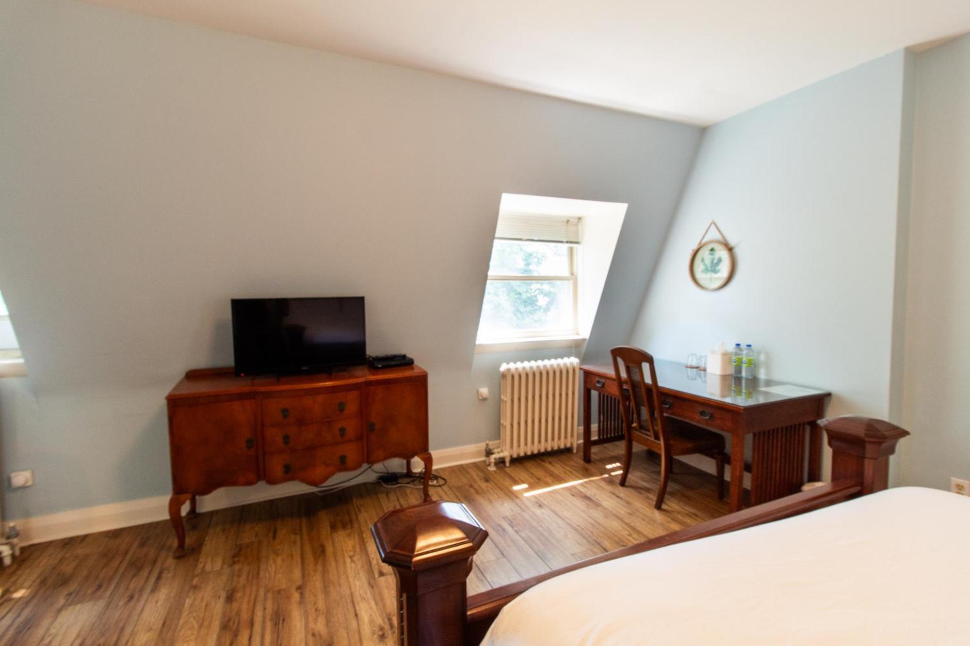Hochelaga Inn Kingston Room photo