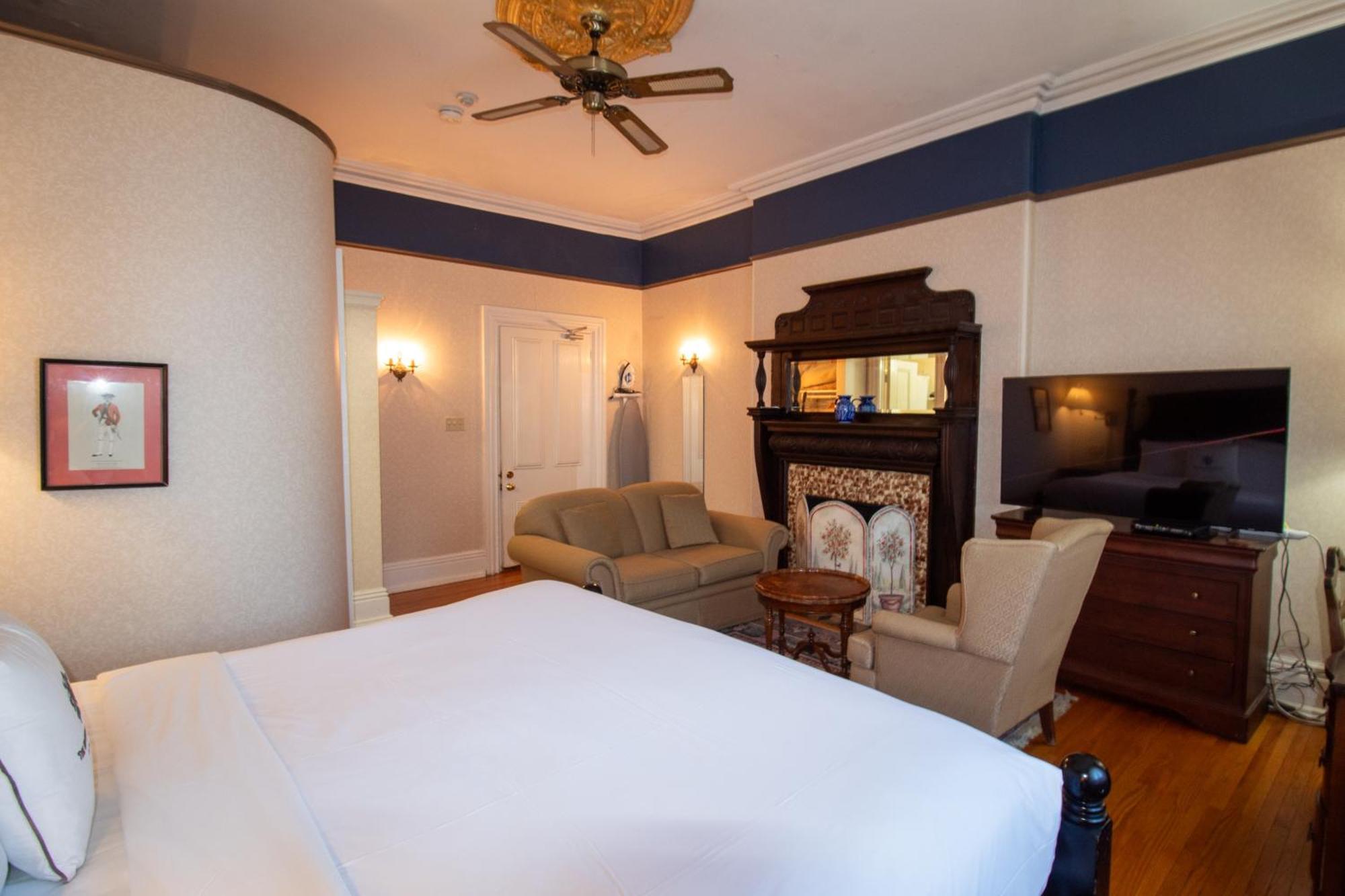 Hochelaga Inn Kingston Room photo