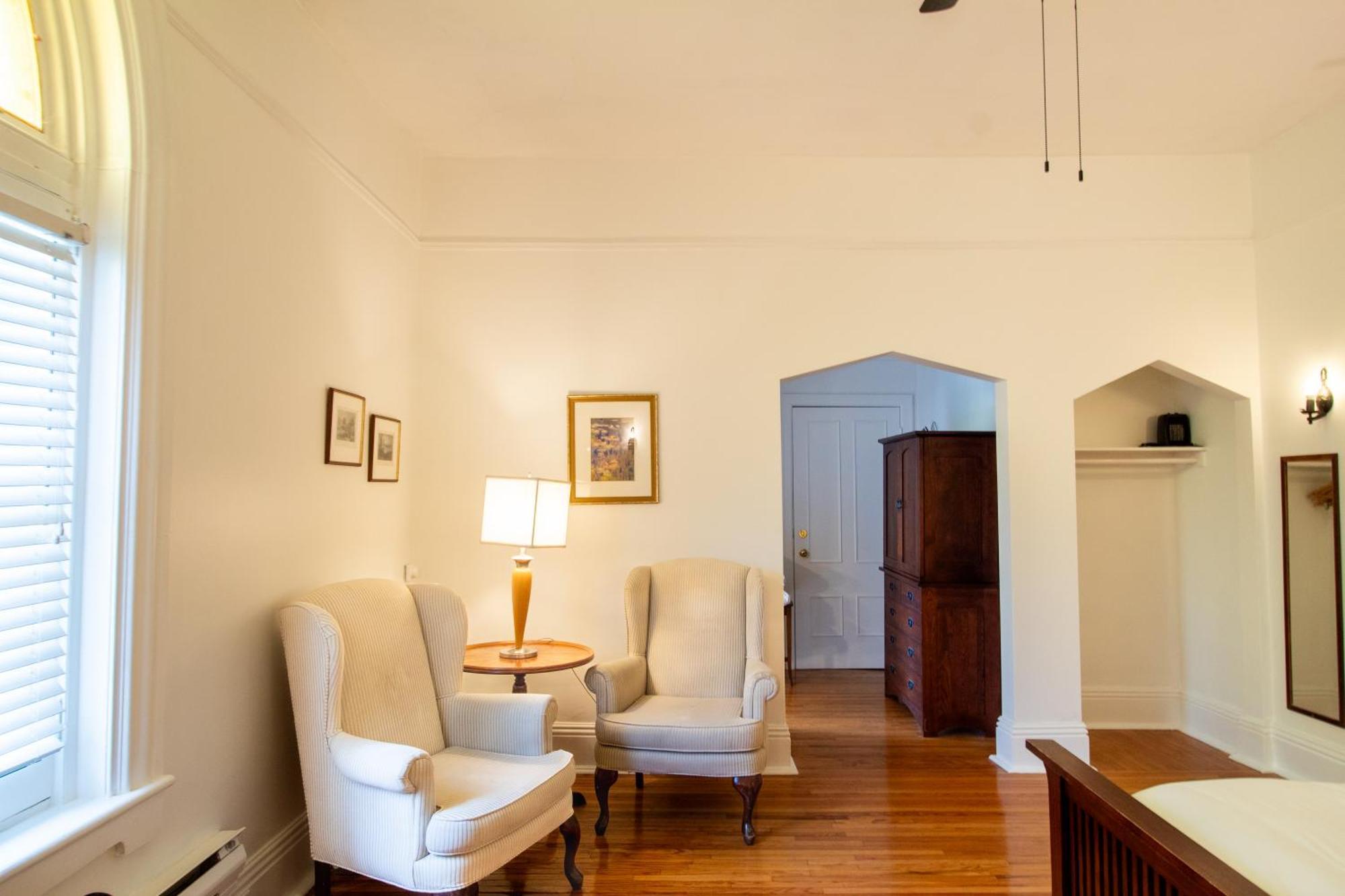 Hochelaga Inn Kingston Room photo